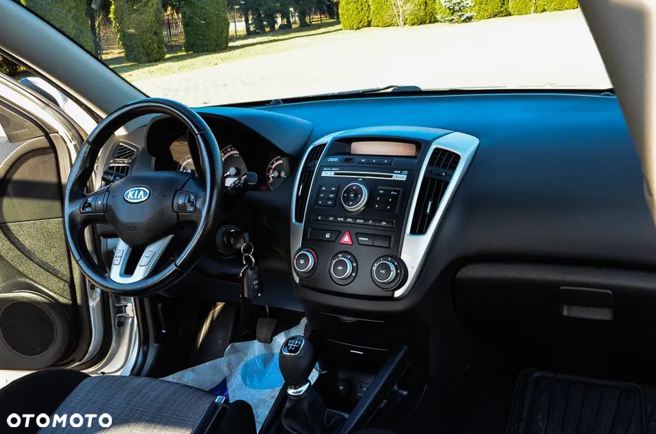 Kia Ceed 1.4 CVVT EX - 32