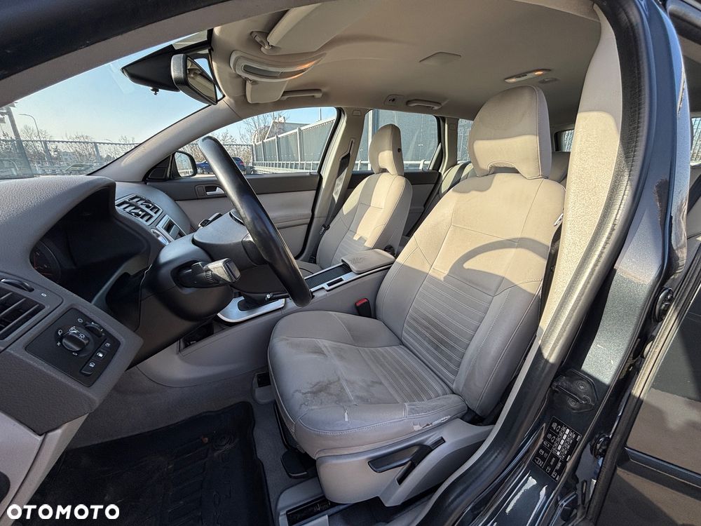 Volvo V50 2.0D Momentum - 16