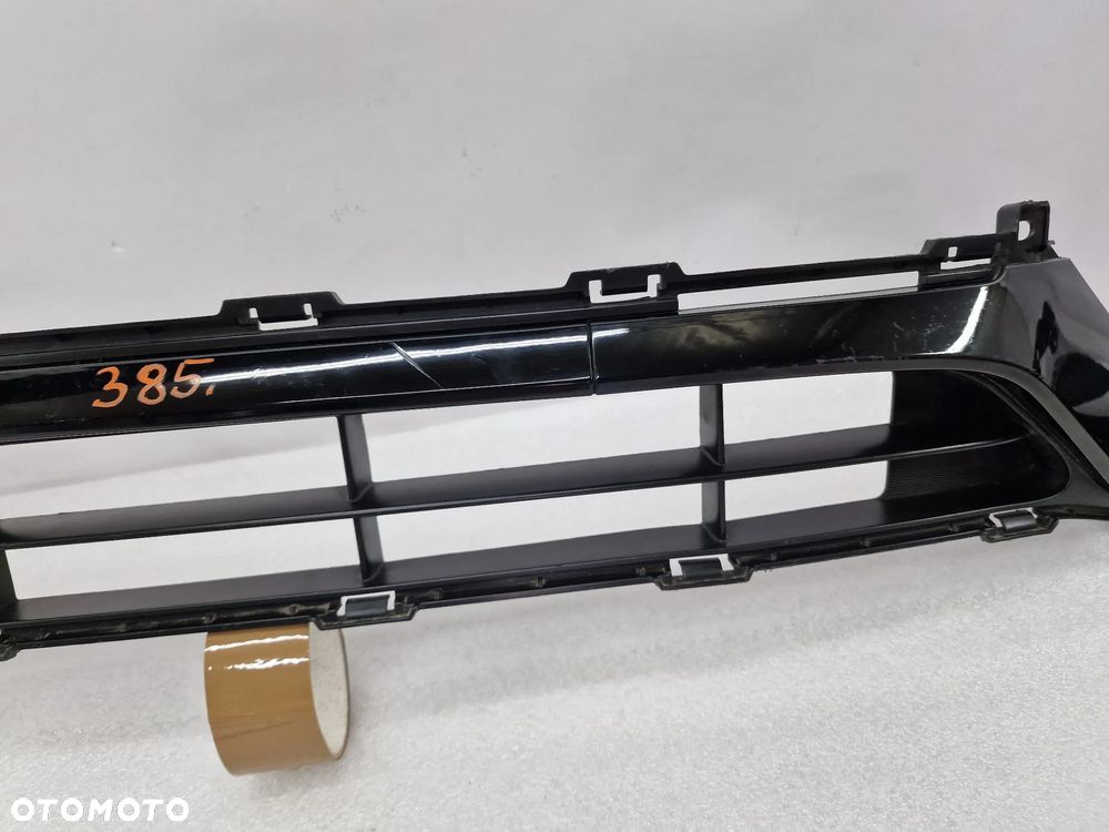 KIA VENGA LIFT 14- KRATKA ŚRODKOWA ZDERZAKA PRZEDNIEGO PRZÓD , NR 86560-1P500 , NR AUKCJI KR385 - 9