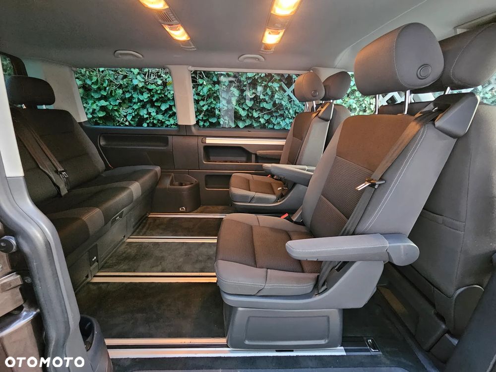 Volkswagen Multivan - 28