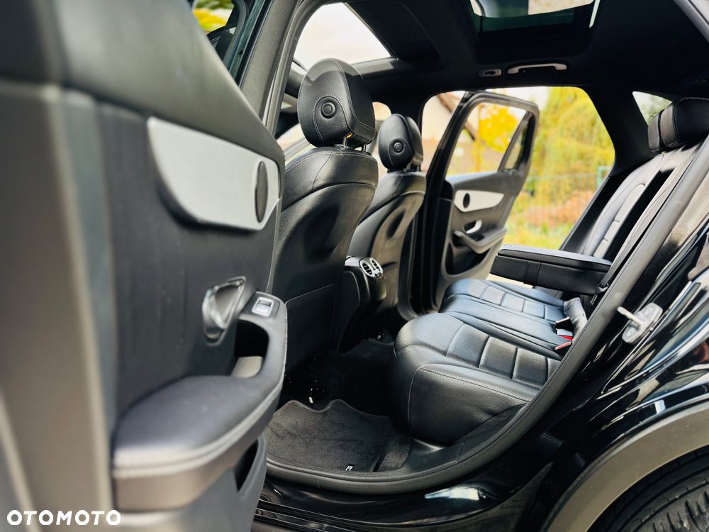 Mercedes-Benz GLC 220 d 4Matic 9G-TRONIC AMG Line - 32