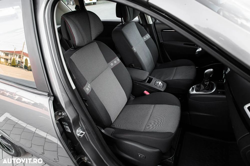 Renault Grand Scenic dCi 110 EDC Bose Edition - 4