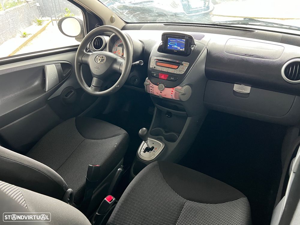 Toyota Aygo Multi Mode Connect - 32