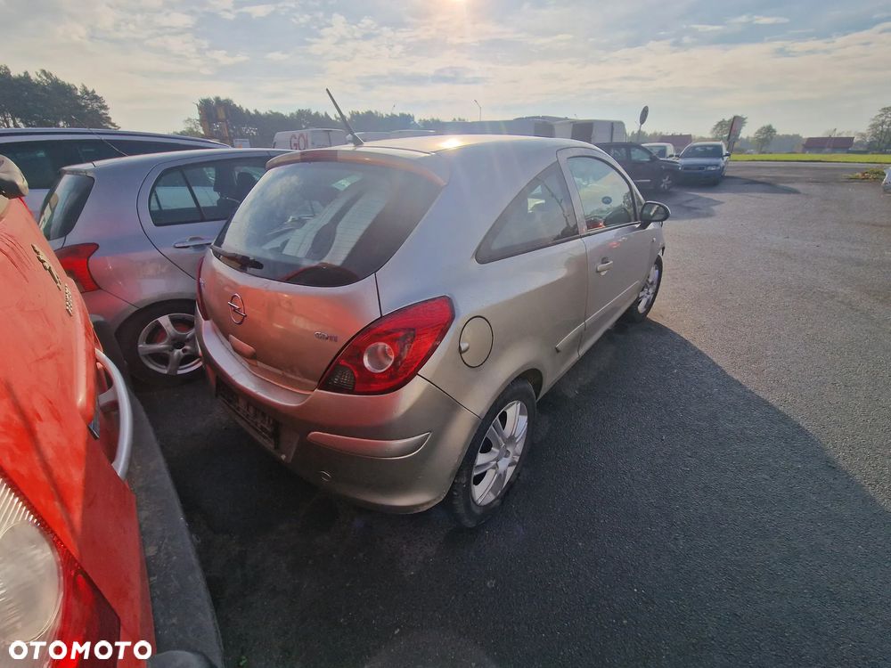 Opel Corsa 2007r 1.3d 66Kw Cała na części - 1