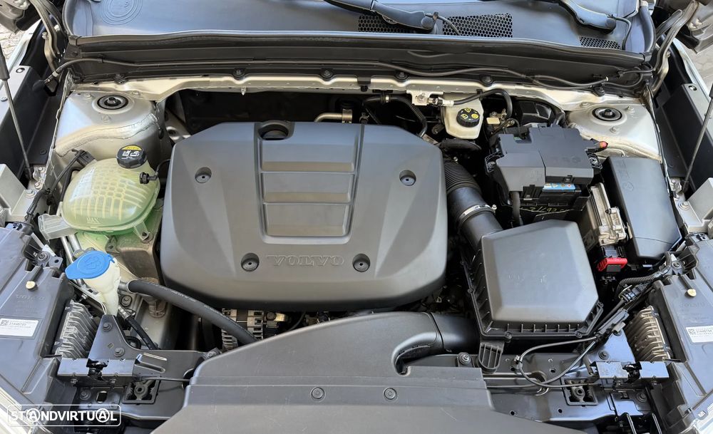 Volvo XC 40 1.5 T3 R-Design Tech Edition - 14