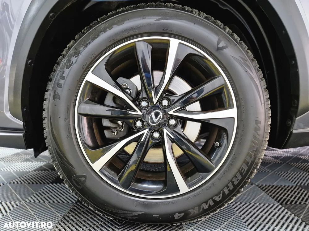 Lexus Seria NX 300h AWD Business - 37