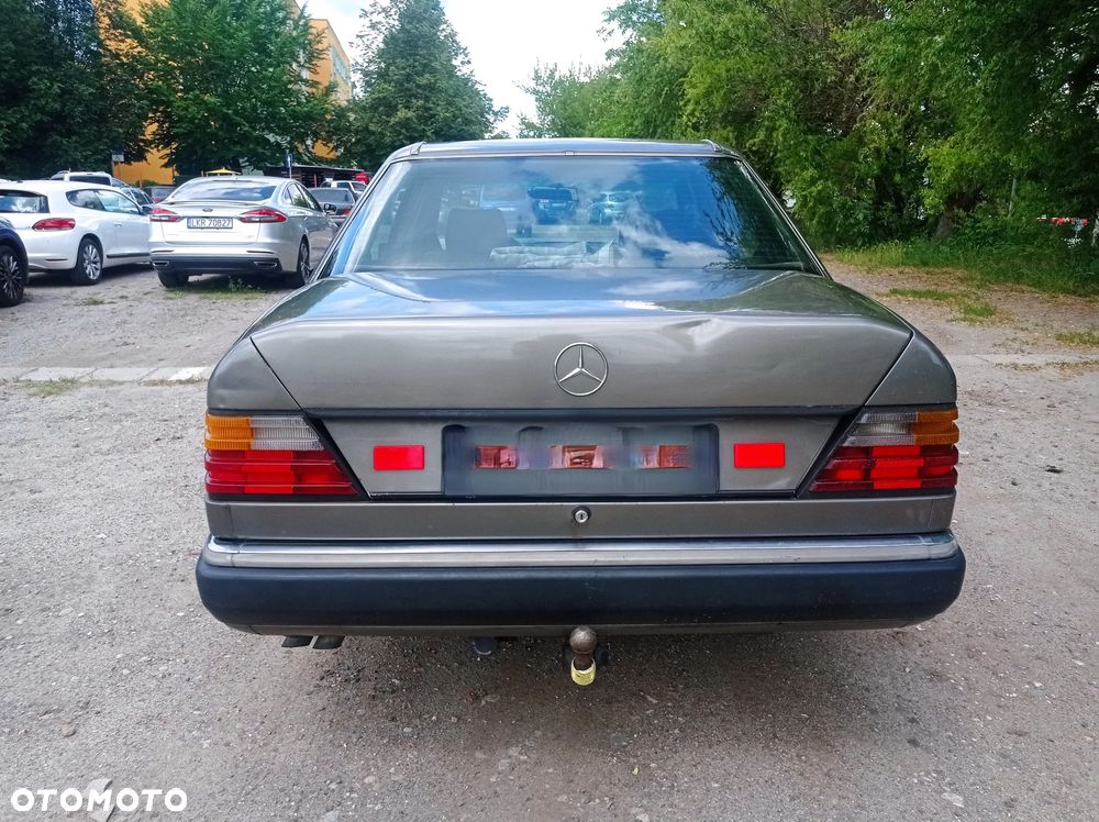 Mercedes-Benz W124 (1984-1993) - 10