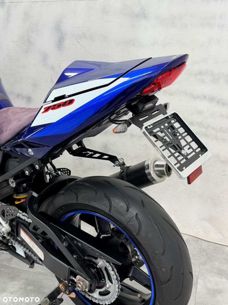 Suzuki GSX-R - 35