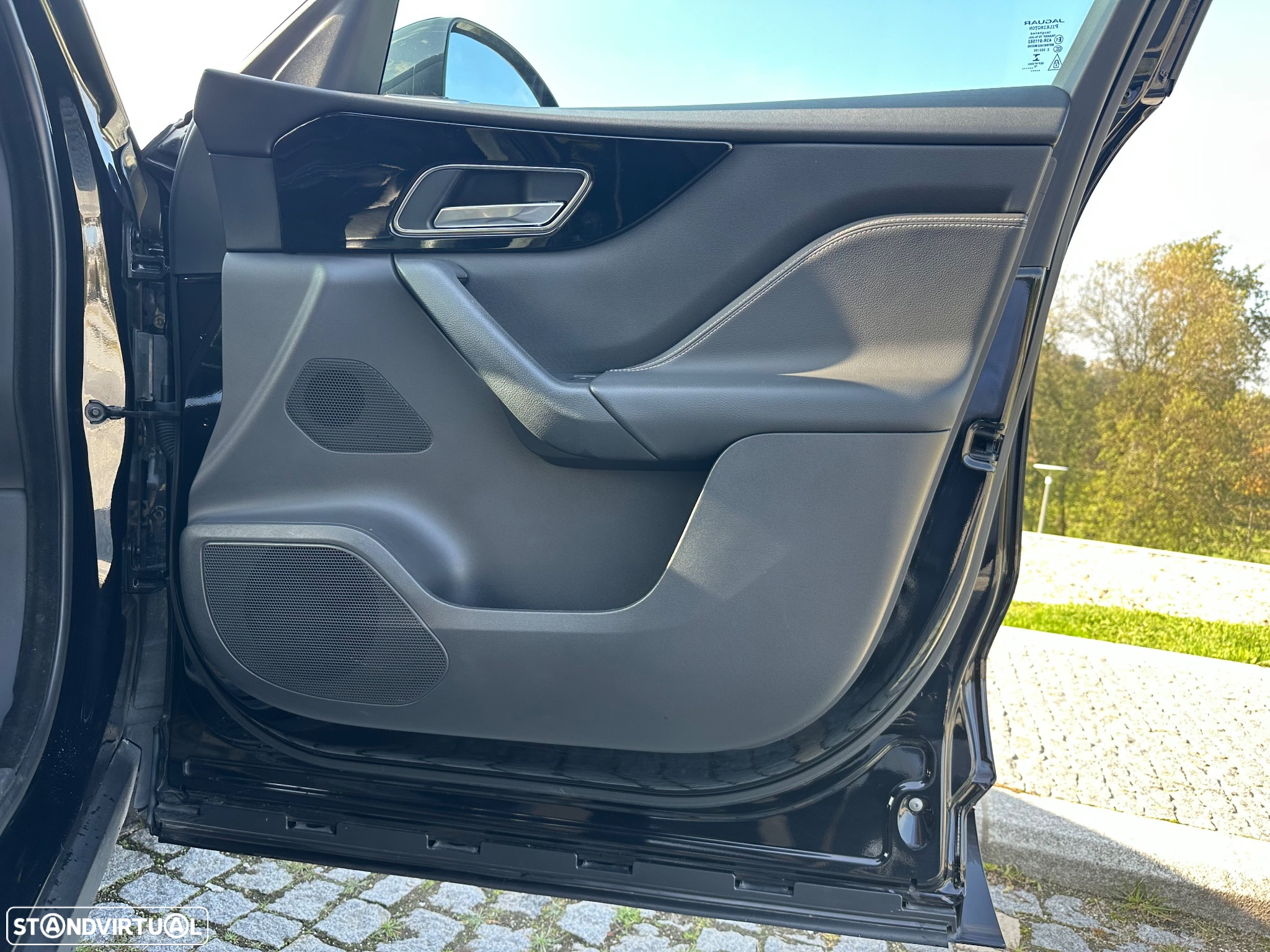 Jaguar F-Pace 2.0 i4D R-Sport - 18