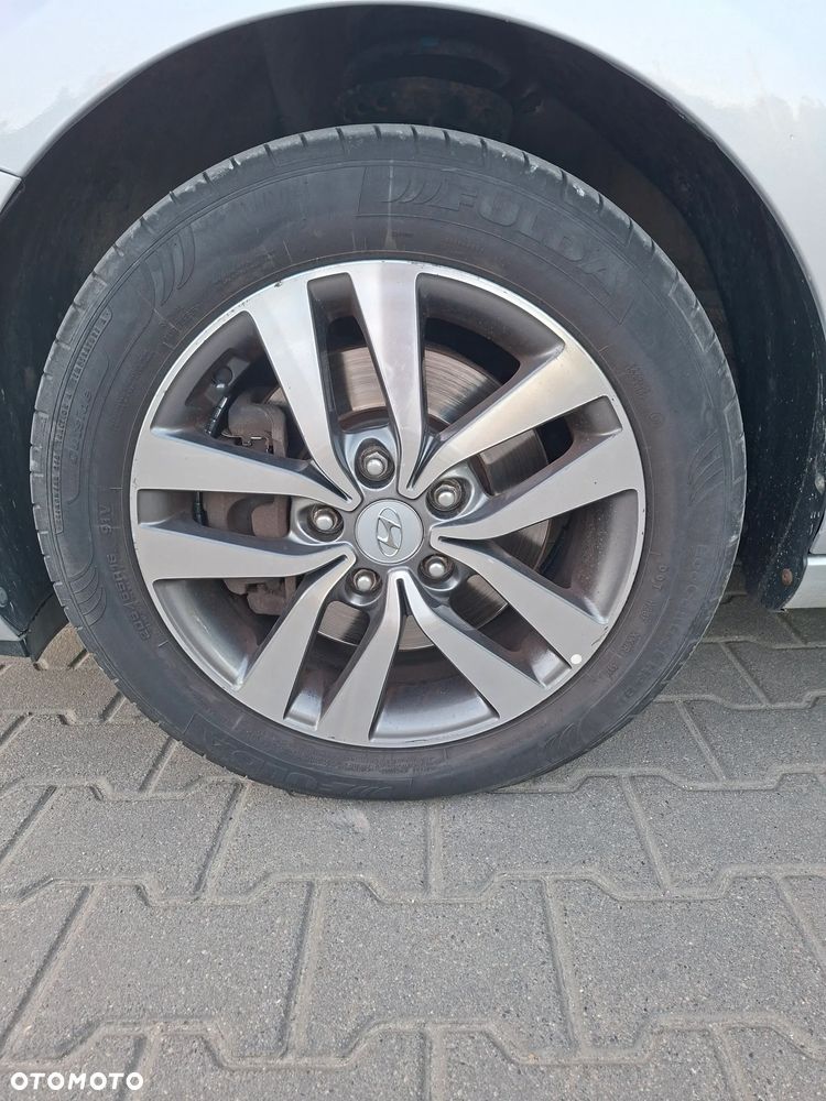 Hyundai i30 1.6 D Classic + - 16