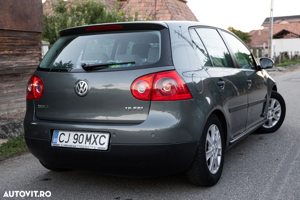 Volkswagen Golf - 6