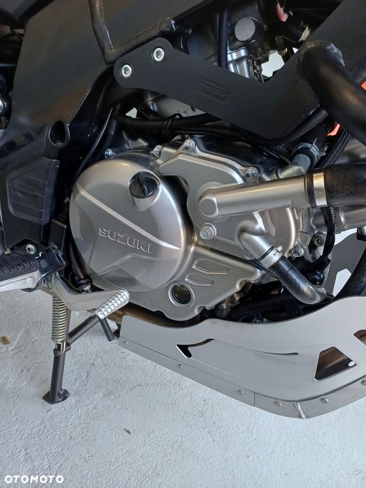 Suzuki V-STROM - 9