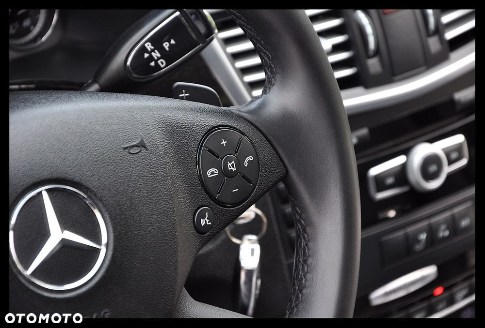 Mercedes-Benz Klasa E 300 CDI DPF BlueEFFICIENCY 7G-TRONIC Avantgarde - 28