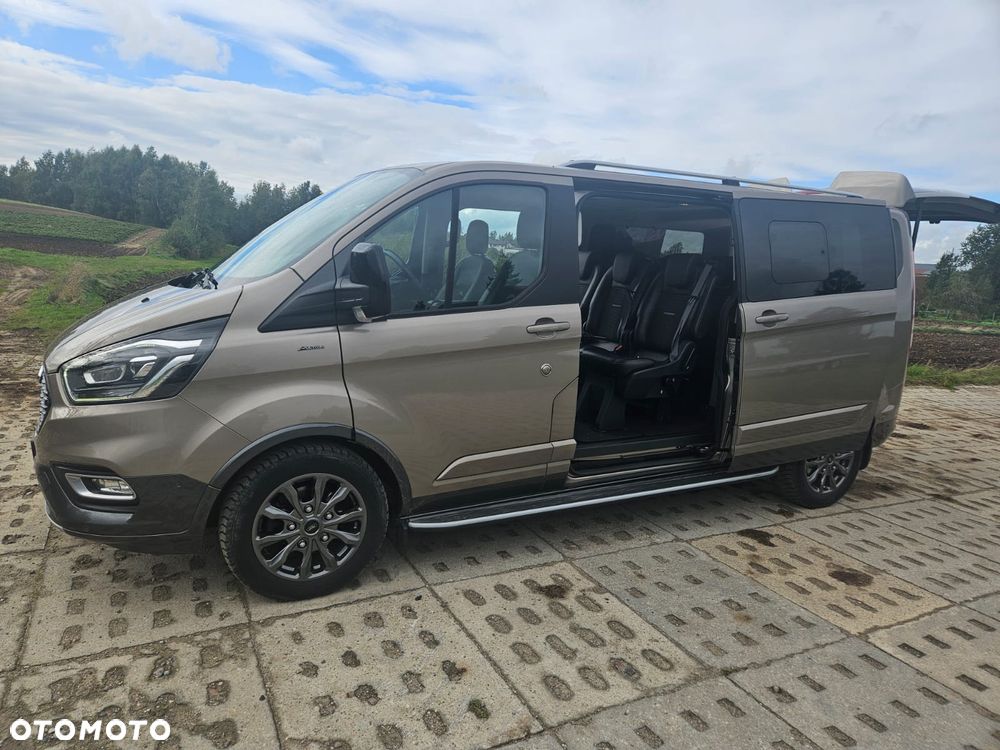 Ford Tourneo Custom - 14