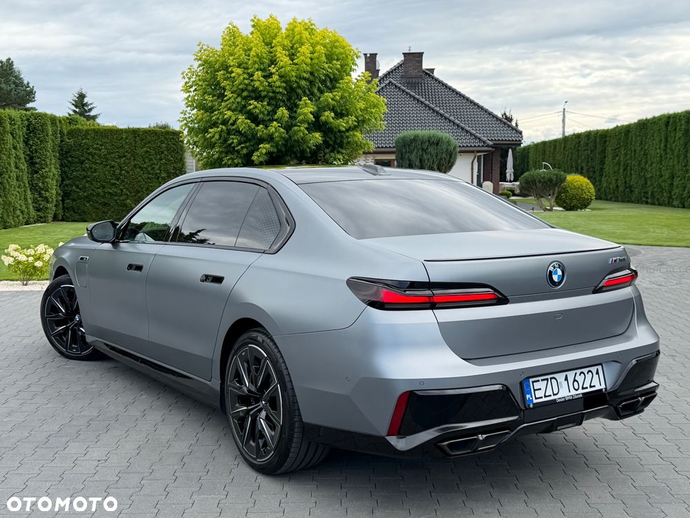 BMW Seria 7 M760e PHEV xDrive Individual Edition sport - 26