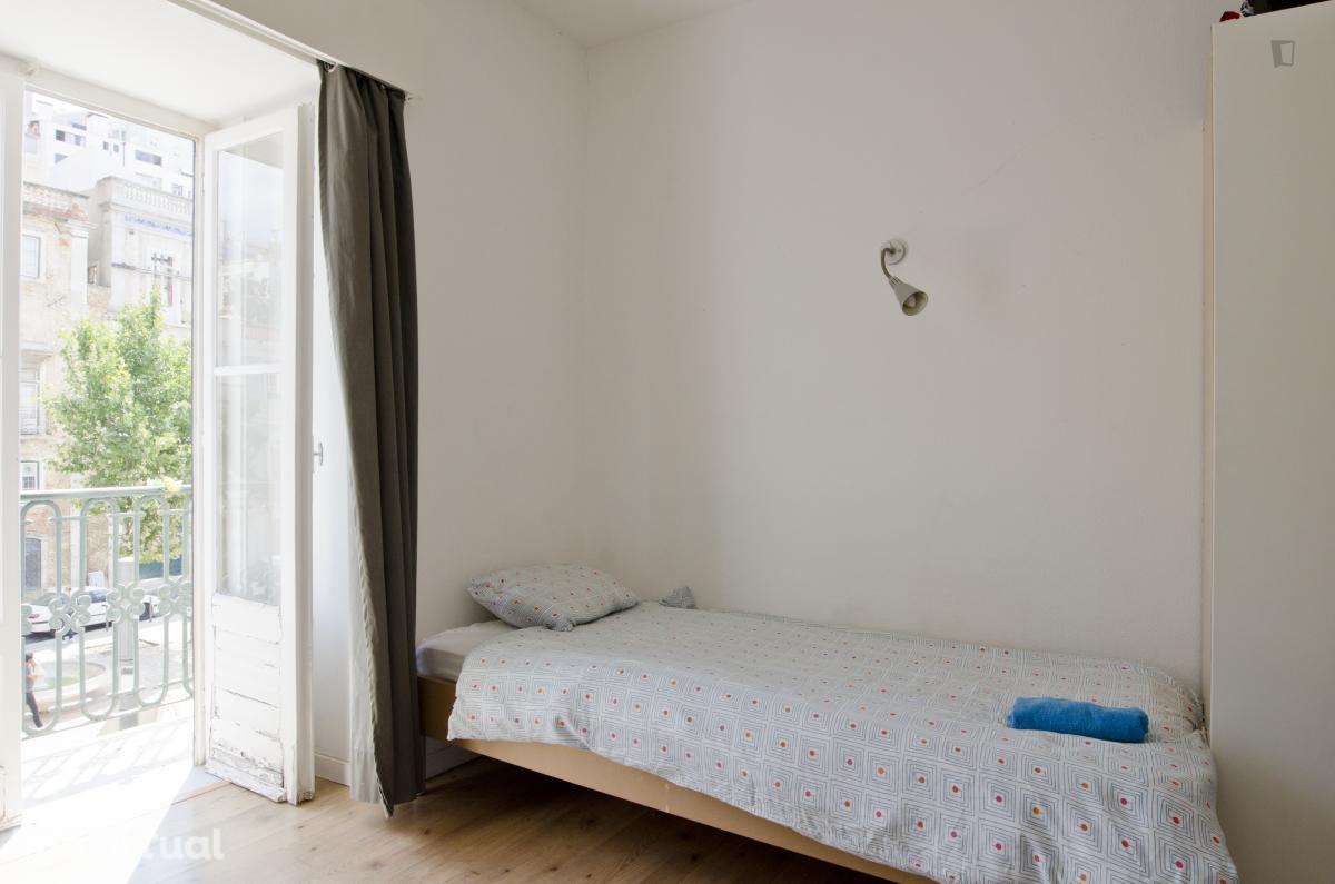 Quarto - localizado em Intendente Lisbon - Grande imagem: 2/18