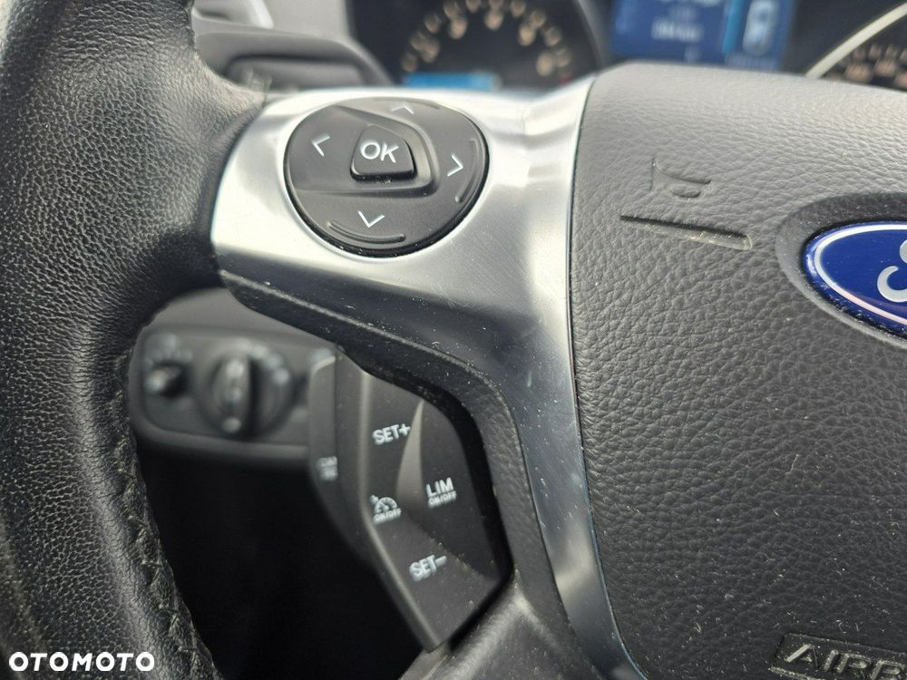 Ford Kuga - 17