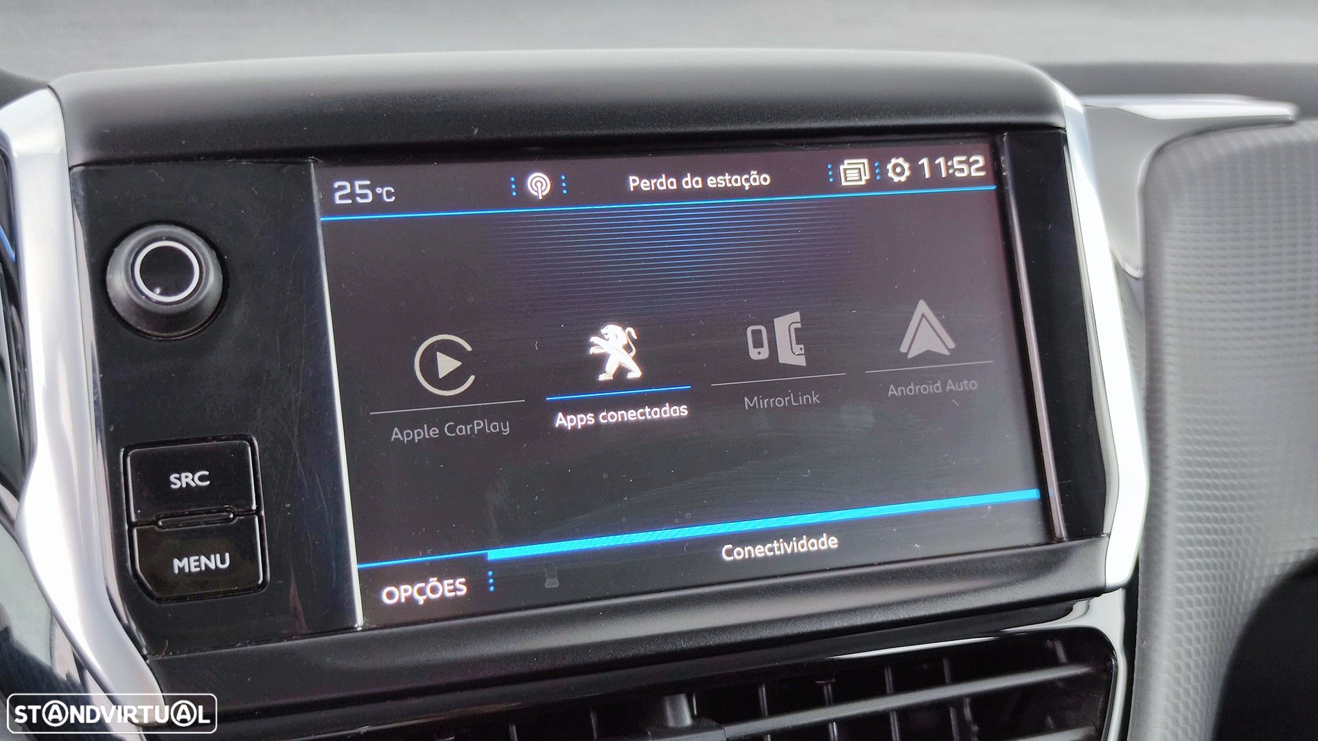 Peugeot 2008 1.2 PureTech Allure EAT6 - 31