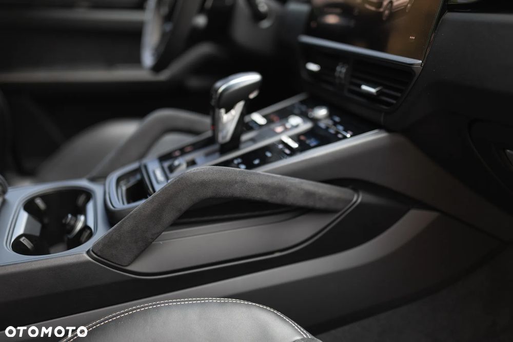 Porsche Cayenne Turbo GT - 30