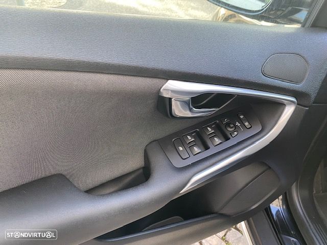 Volvo V40 Cross Country 1.6 D2 Summum - 11