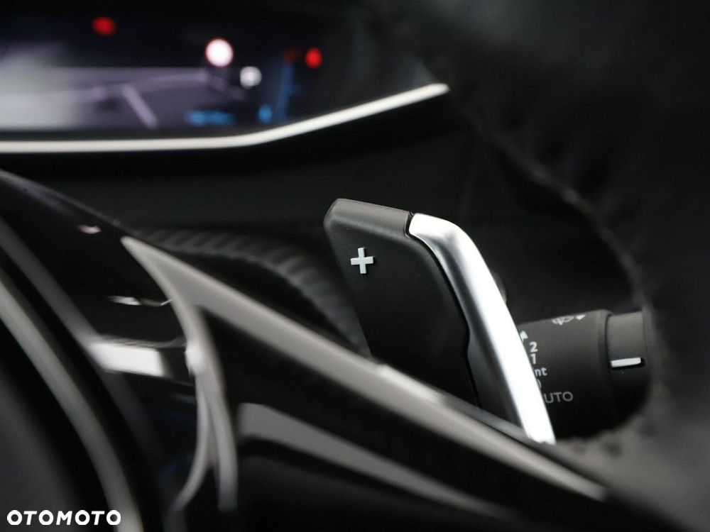 Peugeot 2008 1.5 BlueHDi Allure S&S EAT8 - 34