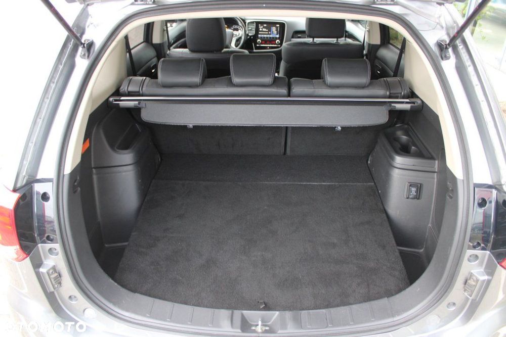 Mitsubishi Outlander - 13