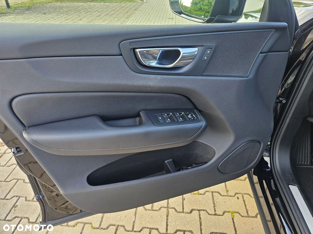 Volvo XC 60 D4 Momentum Pro - 33