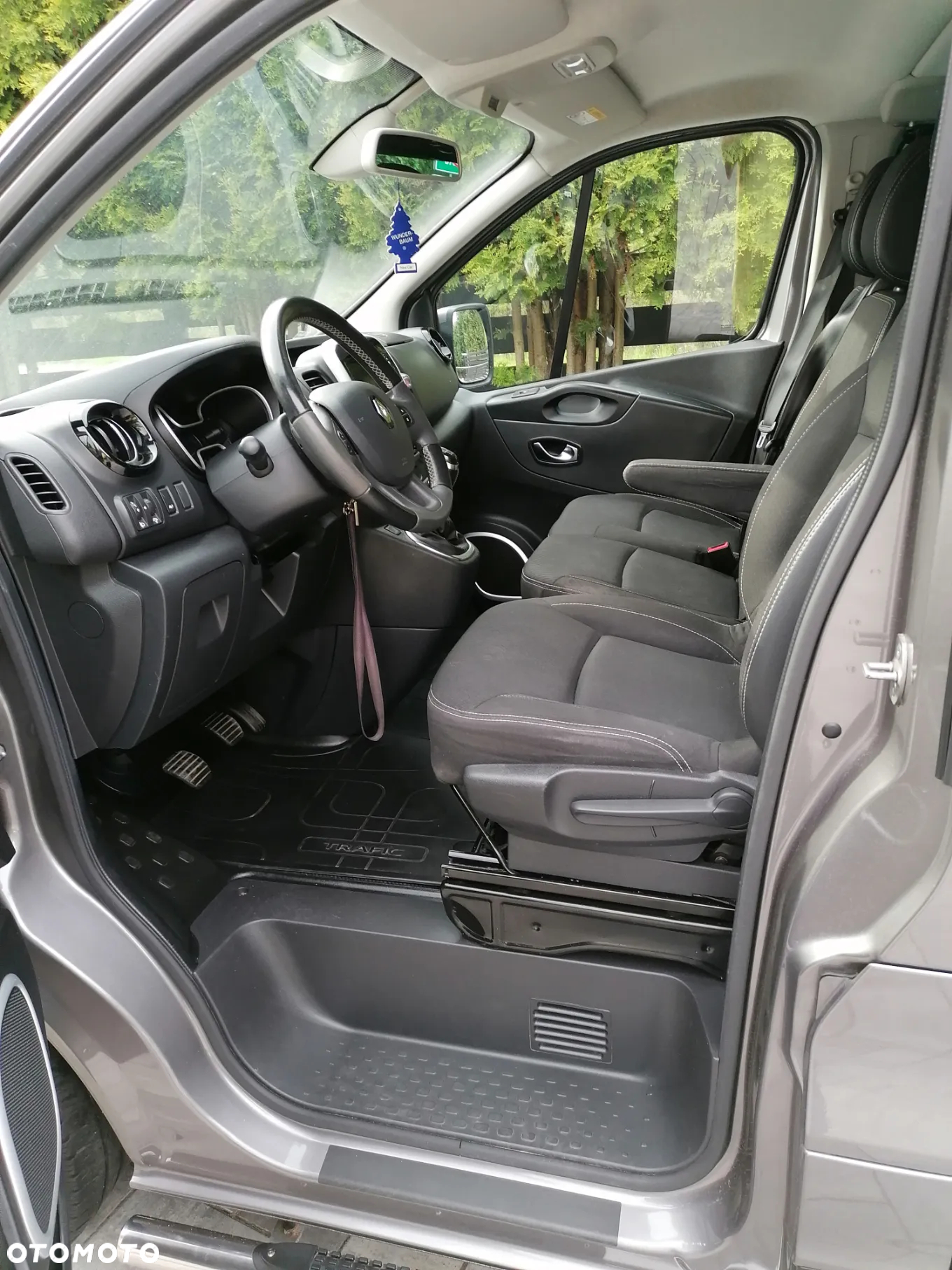 Renault Trafic Grand SpaceClass 2.0 dCi - 8