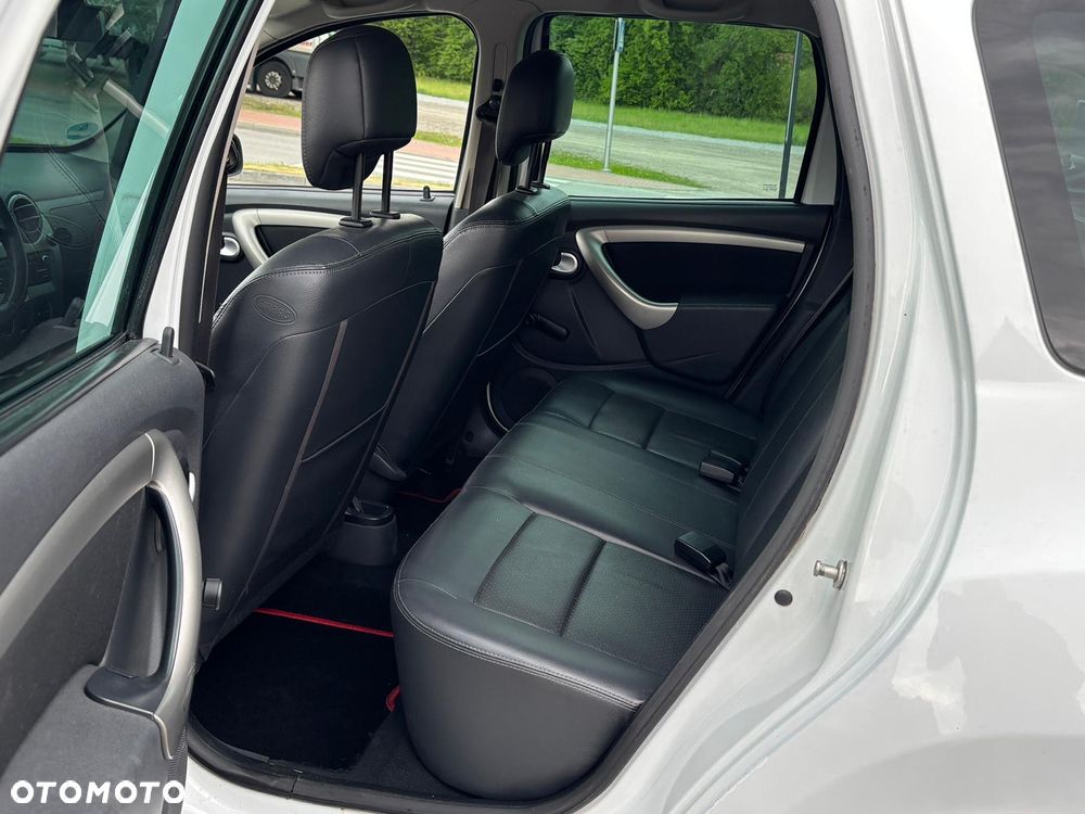 Dacia Duster 1.6 16V 4x4 Prestige - 10