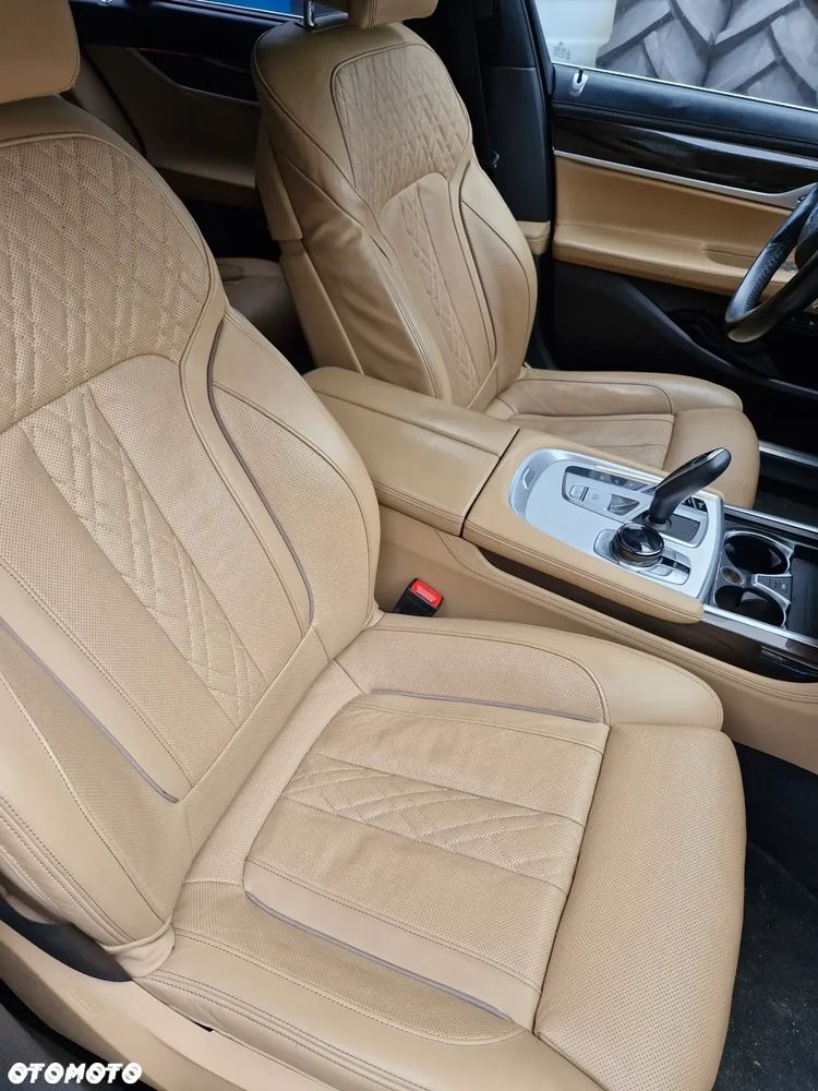 BMW Seria 7 740d xDrive sport - 13