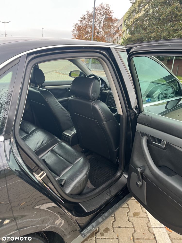 Audi A4 Limousine - 13