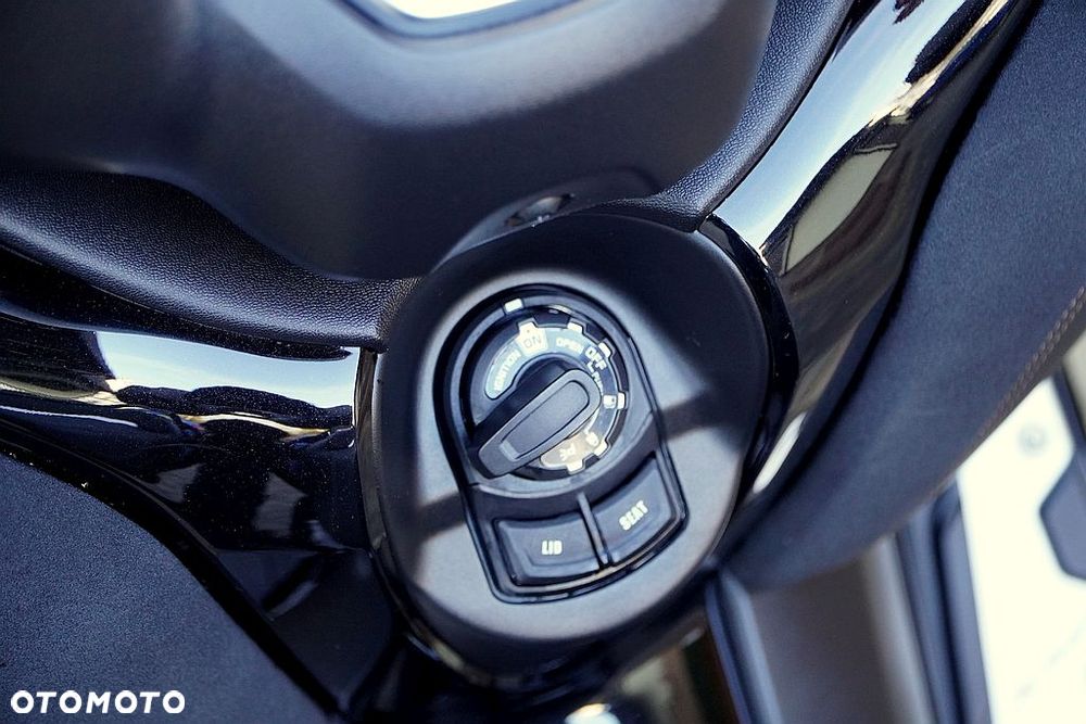 Yamaha X-max - 23