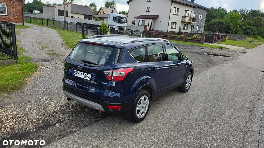 Ford Kuga 1.5 EcoBoost 2x4 Trend - 4