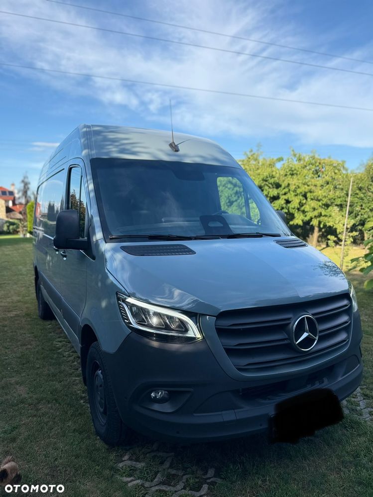 Mercedes-Benz Sprinter - 2