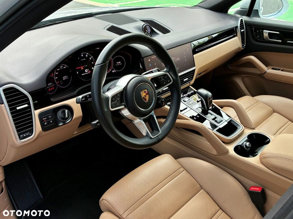 Porsche Cayenne - 22