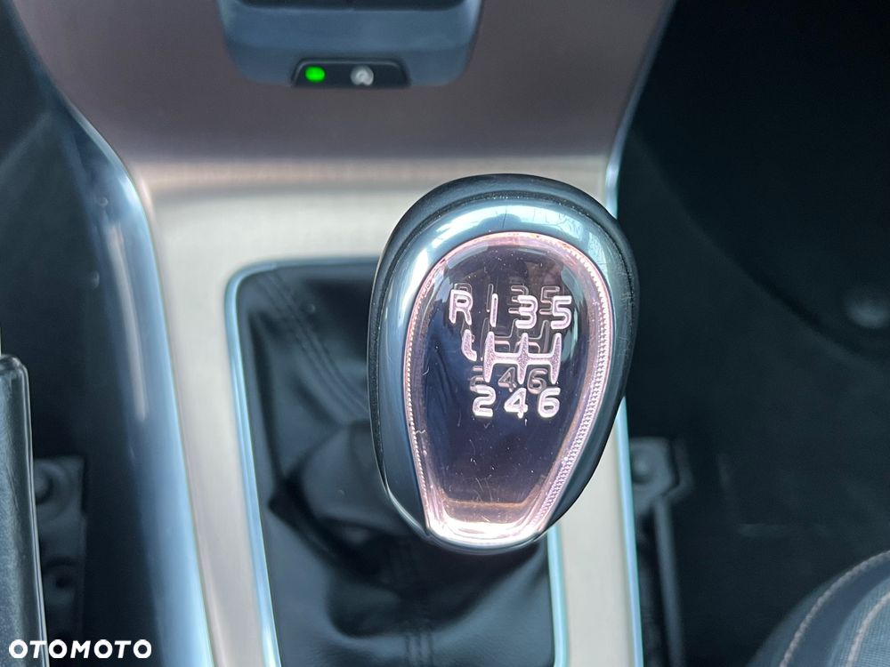 Volvo V40 Cross Country D2 Momentum - 16