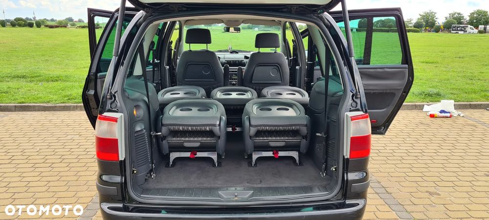 Ford Galaxy - 13