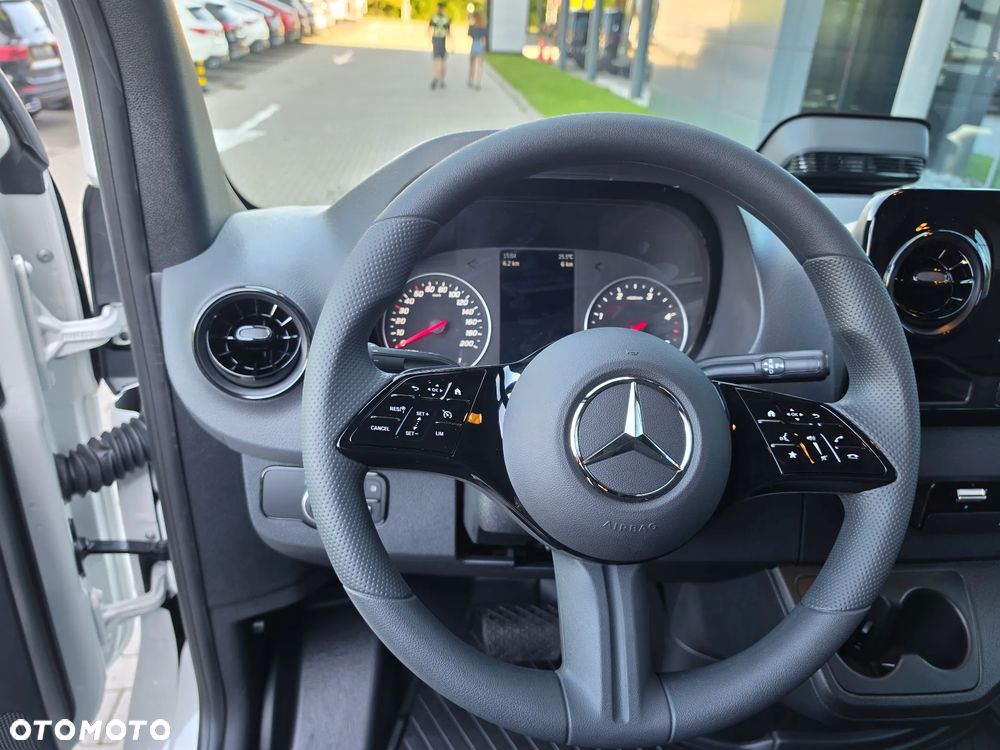 Mercedes-Benz Sprinter 317 CDI Furgon PRO długi 4325 mm L3H2 - 17