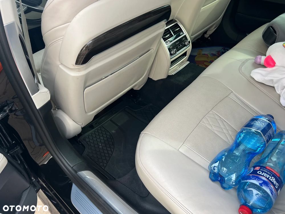 BMW Seria 7 740d xDrive - 16
