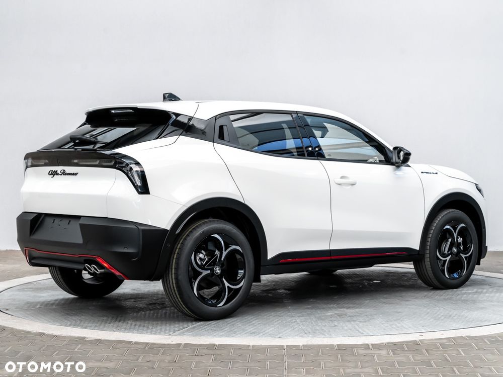 Alfa Romeo Junior ver-1-2-mhev-ibrida-q4-edct - 7