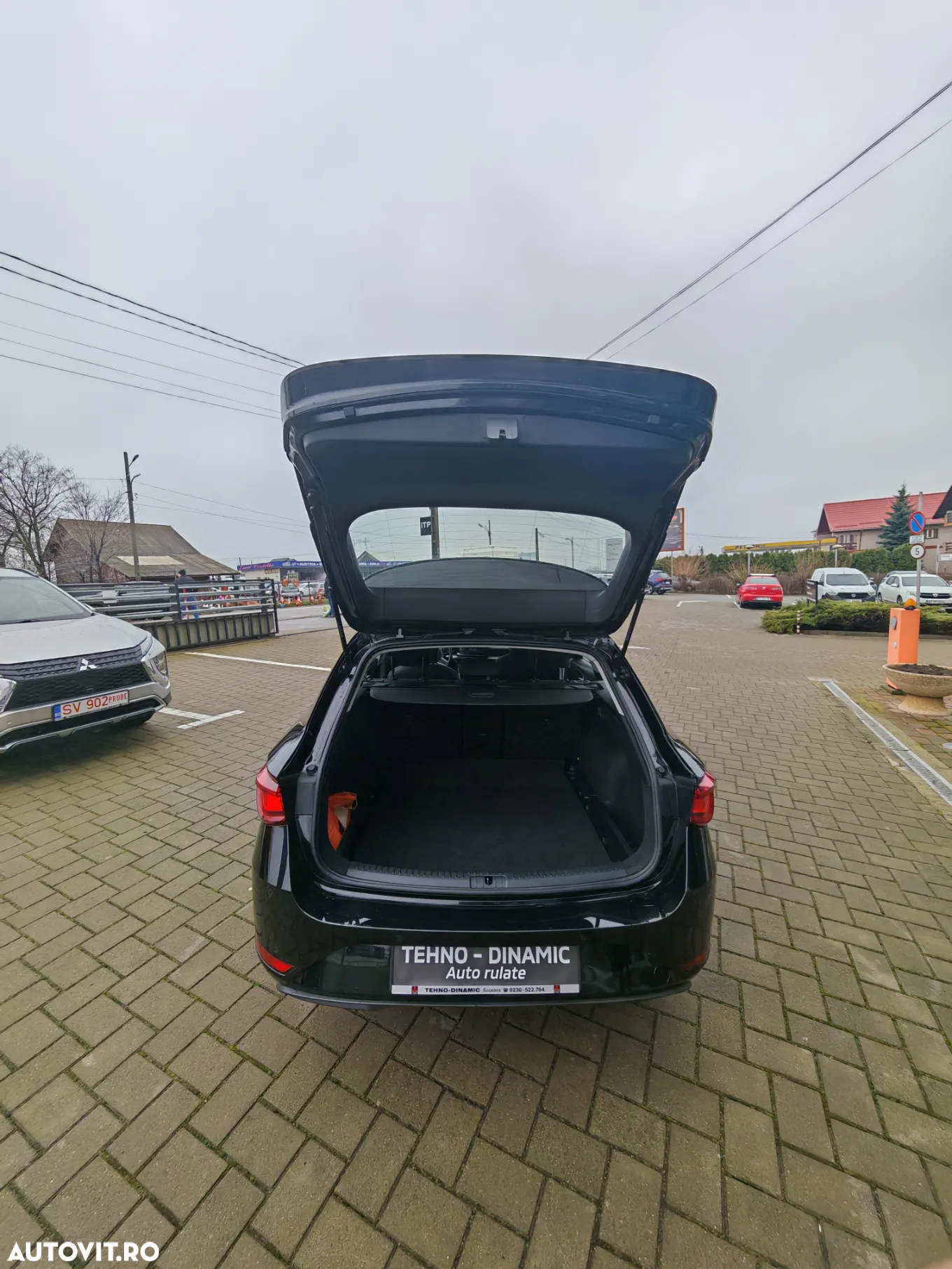 Seat Leon Sportstourer 2.0 TDI DSG Style - 19