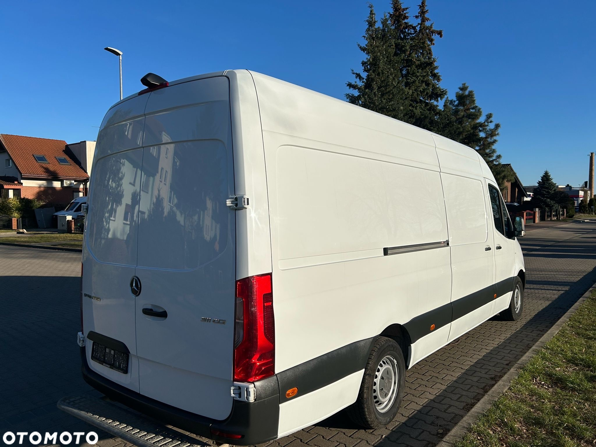 Mercedes-Benz Sprinter - 9
