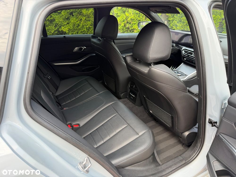 BMW Seria 3 320e M Sport sport - 13