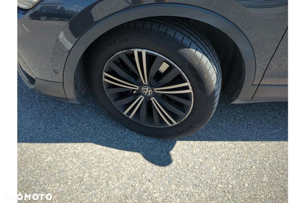 Volkswagen Tiguan - 2