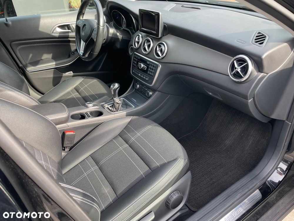 Mercedes-Benz GLA 200 - 13