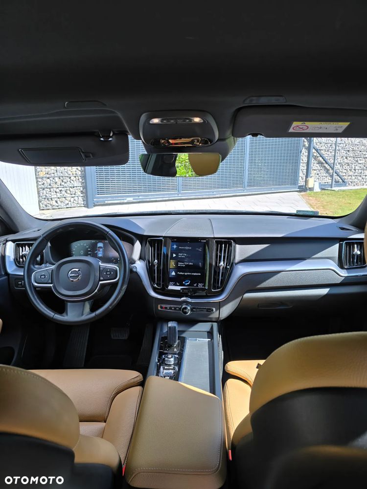 Volvo XC 60 B4 D AWD Momentum Pro - 12