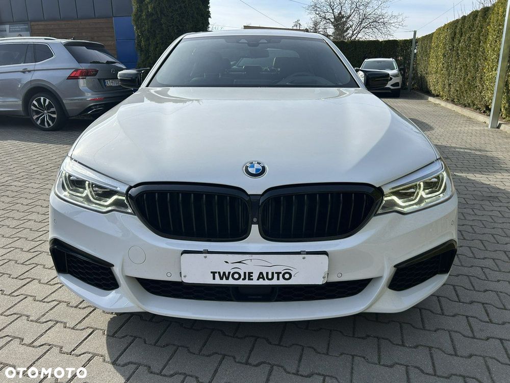 BMW Seria 5 M550i xDrive sport - 12
