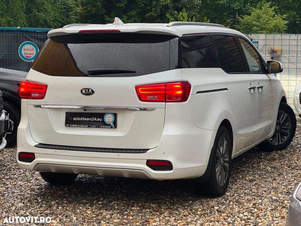 Kia Carnival - 3