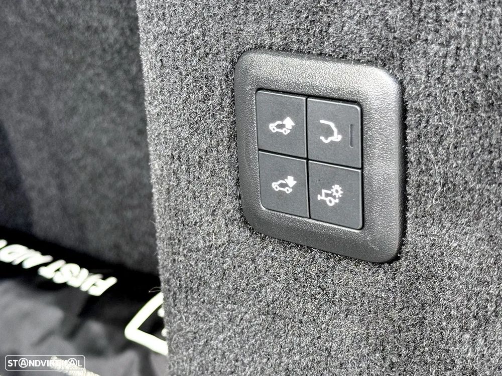 Land Rover Range Rover Sport 5.0 V8 S/C SVR Carbon Edition - 40