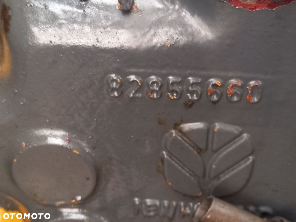 Obudowa mostu tył tylnego New Holland TS115 - 3